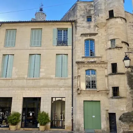 Uzes Centre *